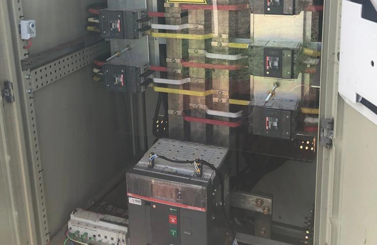 Instalações e Painéis Industriais